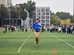 小团团变身妩媚御姐？变化巨大令人惊讶，网友：化妆技术这么牛了